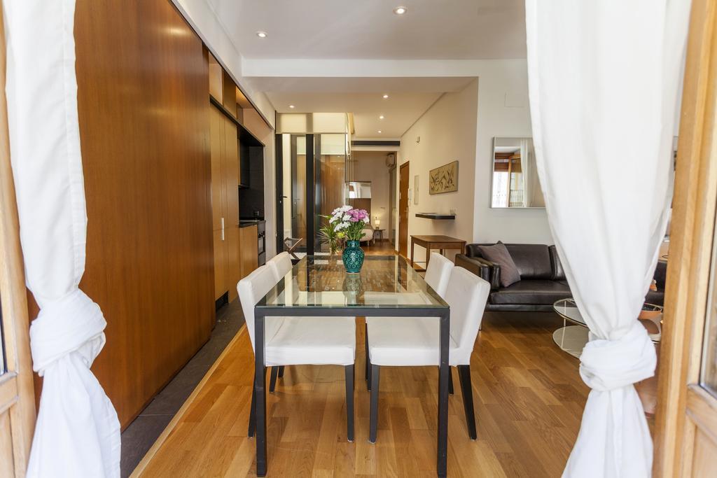 Artist'S Charming Design - Space Maison Apartments Севилья Экстерьер фото